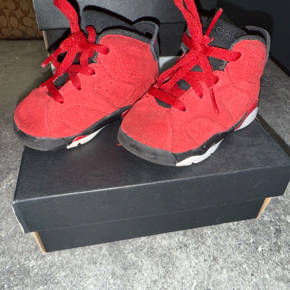 Jordan Kids Sneakers in Red and Black